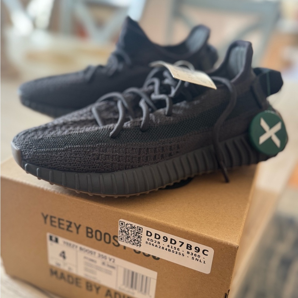 adidas Yeezy Boost 350 V2 Black Sneakers